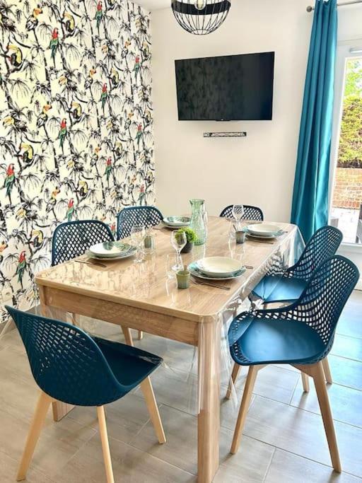 Martin Appartement Cambrai Avec Cour Exterior photo
